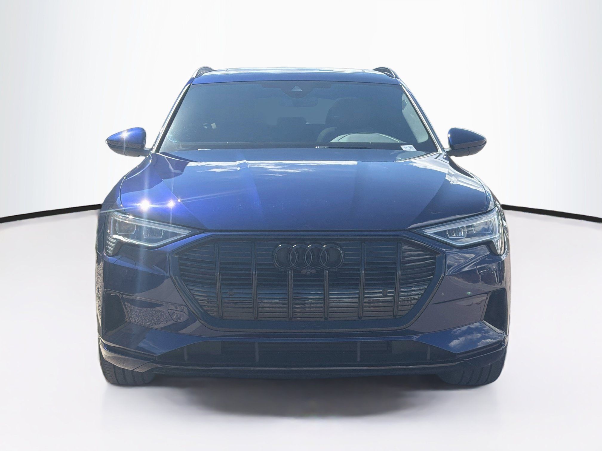 Used 2022 Audi e-tron Premium Plus AWD/4WD image 2