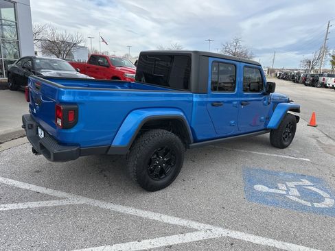 Used 2021 Jeep Gladiator Willys image 34
