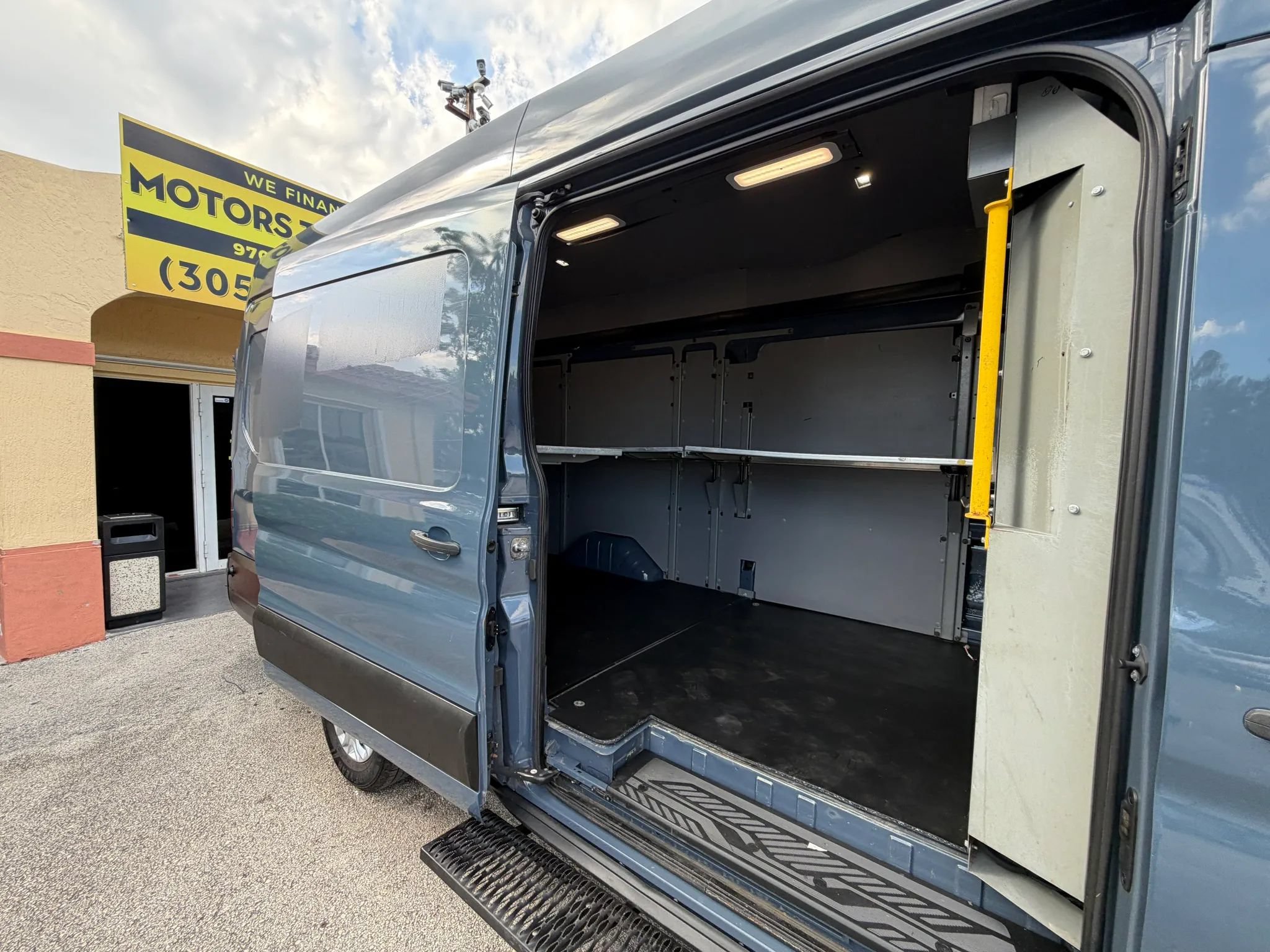 Used 2020 Ford Transit 250 148 High Roof Extended RWD image 8