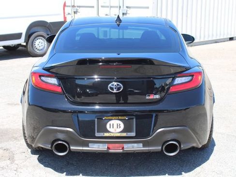 Used 2024 Toyota GR86 Premium RWD image 5