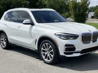 Used 2022 BMW X5 xDrive40i w/ Premium Package AWD/4WD video 1