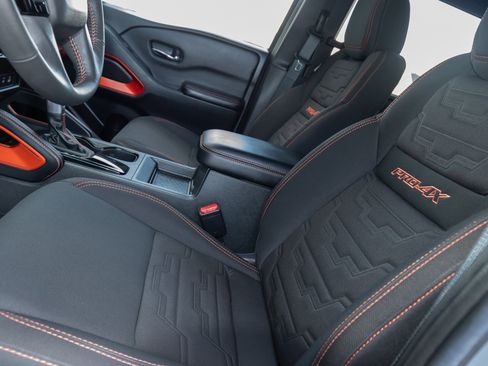 Used 2025 Nissan Frontier PRO-4X image 10