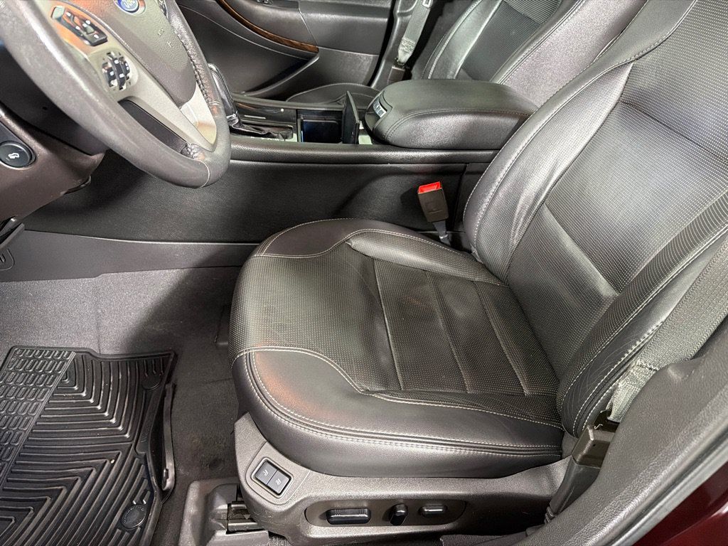 Used 2019 Ford Taurus Limited FWD image 12