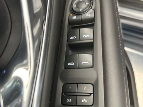 Used 2021 Chevrolet Tahoe LT w/ Luxury Package AWD/4WD image 8