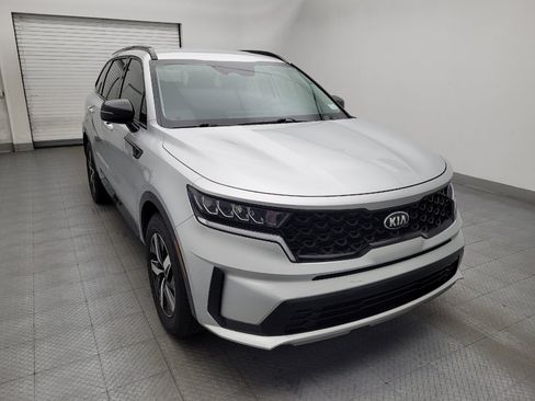 Used 2021 Kia Sorento S FWD image 14
