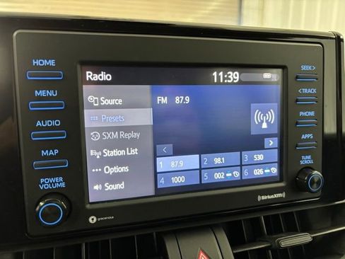 Used 2021 Toyota RAV4 XLE image 17