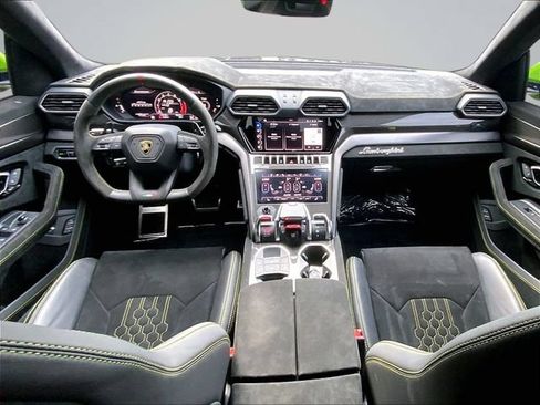 Used 2024 Lamborghini Urus Performante AWD/4WD image 15