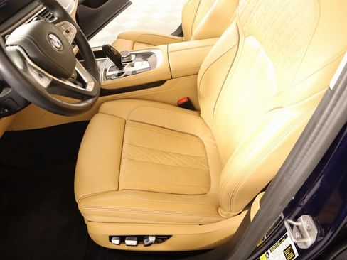 Used 2022 BMW 750i xDrive 750i xDrive image 12