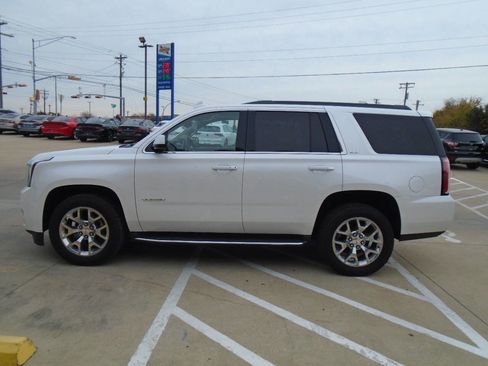 Used 2018 GMC Yukon SLT w/ Open Road Package image 4