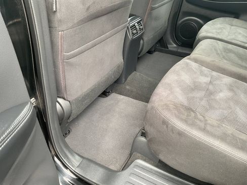 Used 2015 Nissan Rogue S AWD/4WD image 28