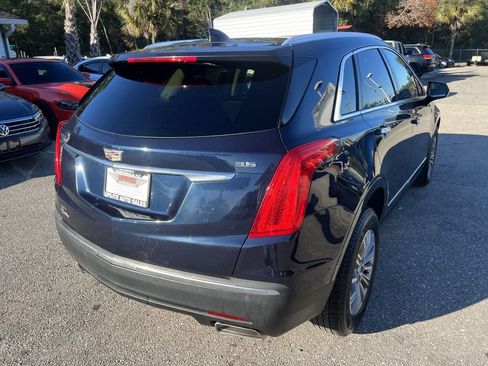 Used 2017 Cadillac XT5 Luxury w/ Driver Awareness Package image 5
