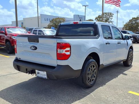 Used 2025 Ford Maverick XL w/ Equipment Group 102A AWD/4WD image 2