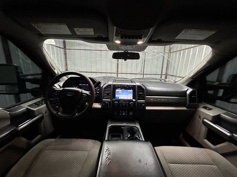 Used 2019 Ford F350 XLT w/ XLT Premium Package image 13