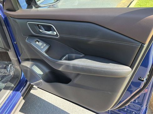 Used 2023 Nissan Rogue Platinum AWD/4WD image 14