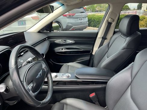 Used 2022 Genesis GV70 2.5T AWD/4WD image 11