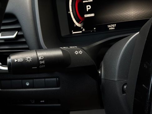 Used 2026 Nissan Rogue SL FWD image 39