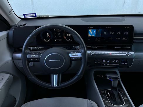 Used 2025 Hyundai Kona SEL image 13