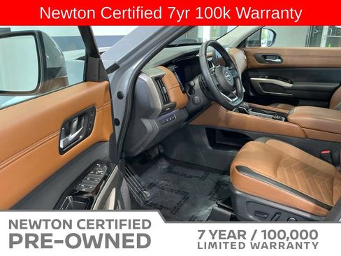 Used 2025 Nissan Pathfinder Platinum w/ Cargo Package AWD/4WD image 8