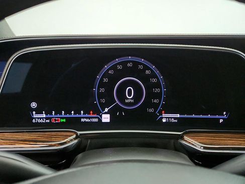 Used 2022 Cadillac Escalade ESV Luxury image 16