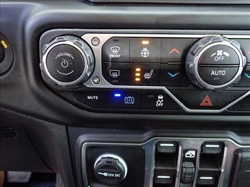 Used 2023 Jeep Wrangler Unlimited w/ Cold Weather Group AWD/4WD image 18