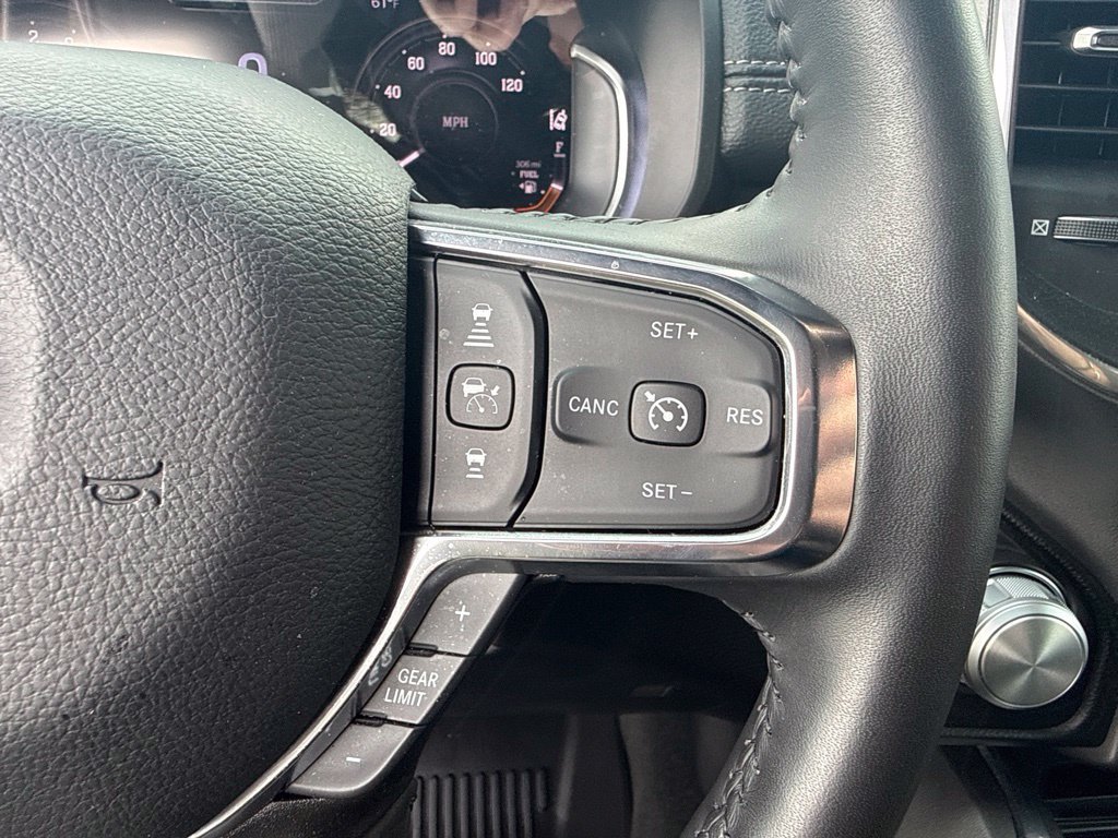 Used 2024 RAM 1500 Laramie AWD/4WD image 15