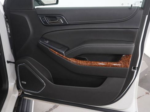 Used 2019 Chevrolet Tahoe Premier w/ Premier Plus Edition image 13