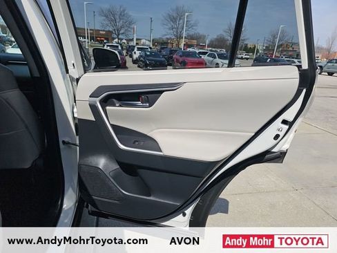 Used 2019 Toyota RAV4 XLE Premium image 33