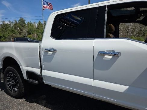 Used 2023 Ford F350 Platinum AWD/4WD image 42