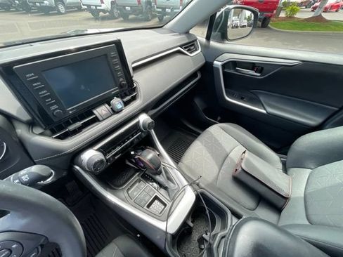 Used 2022 Toyota RAV4 XLE w/ Convenience Package AWD/4WD image 8