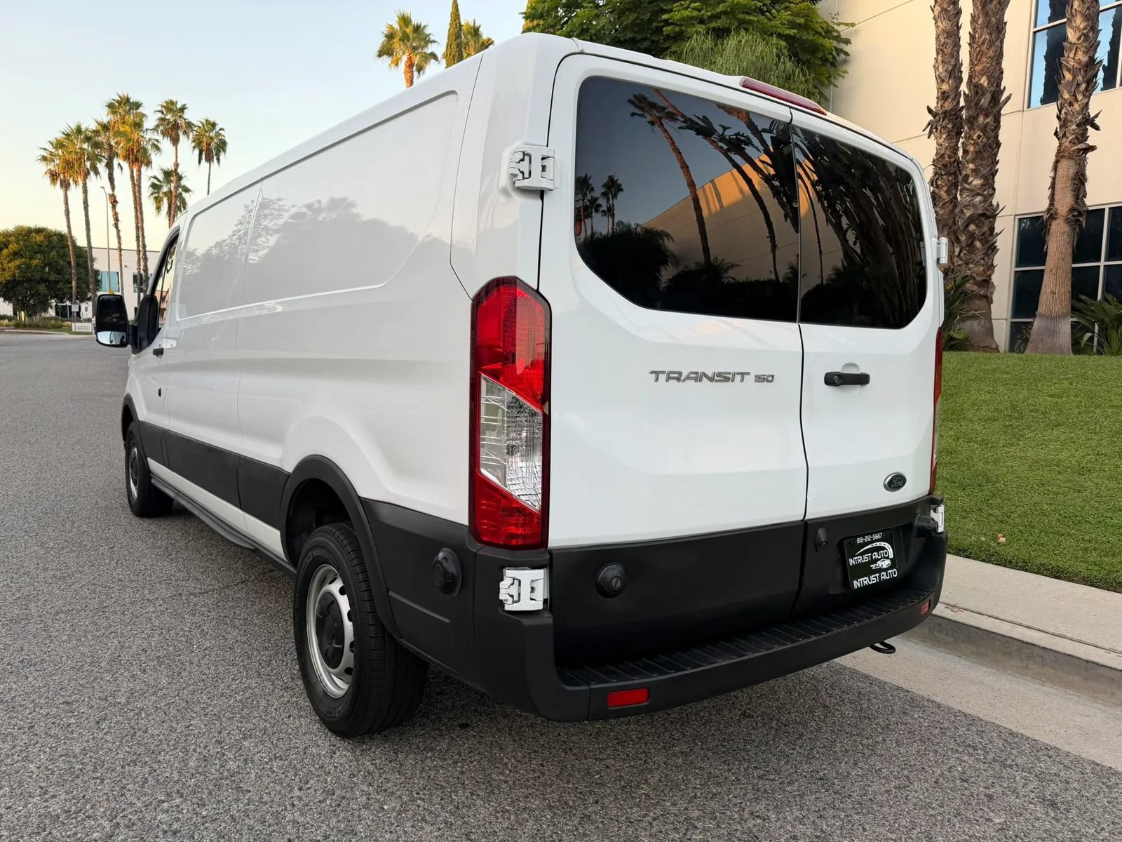 Used 2020 Ford Transit 150 Low Roof w/ Load Area Protection Package RWD image 10