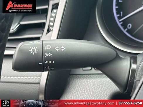 Used 2024 Toyota Camry SE w/ Cold Weather Package FWD image 28