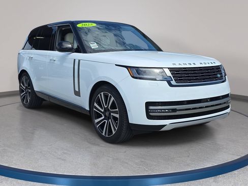Certified 2025 Land Rover Range Rover SE AWD/4WD image 3