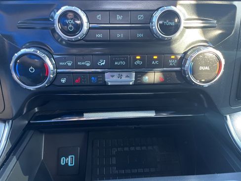 Used 2022 Ford F150 Platinum w/ Equipment Group 701A High image 17