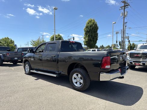 Used 2018 RAM 1500 ST w/ SXT Appearance Group AWD/4WD image 3