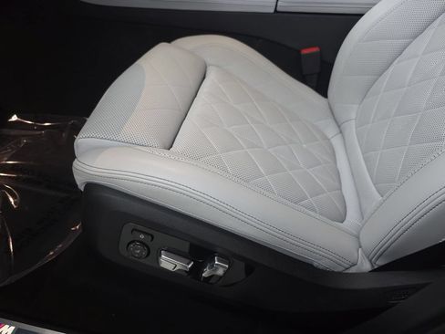 Used 2024 BMW X5 xDrive40i w/ M Sport Package AWD/4WD image 30
