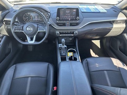 Used 2025 Nissan Altima 2.5 SR image 22