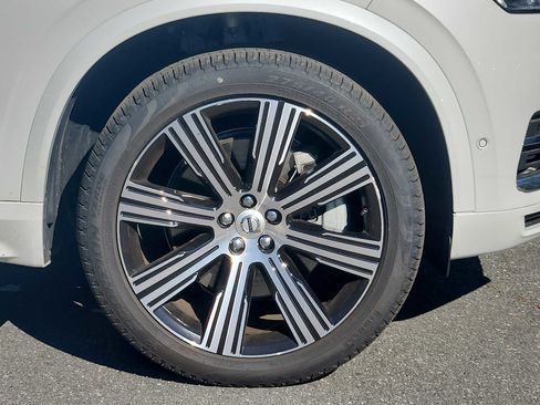 Certified 2024 Volvo XC90 T8 Ultimate w/ Protection Package Premier AWD/4WD image 8
