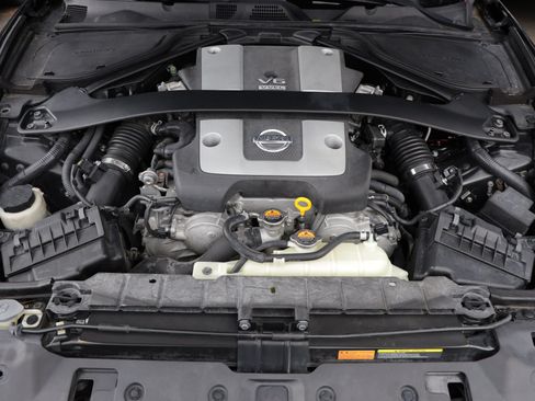 Used 2013 Nissan 370Z Touring w/ Sport Pkg RWD image 22