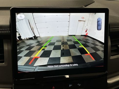 Used 2022 Ford Expedition XLT image 6