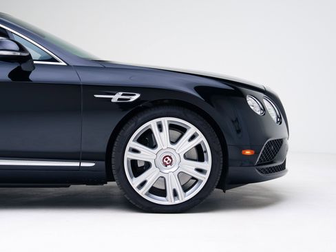 Used 2017 Bentley Continental GT image 21