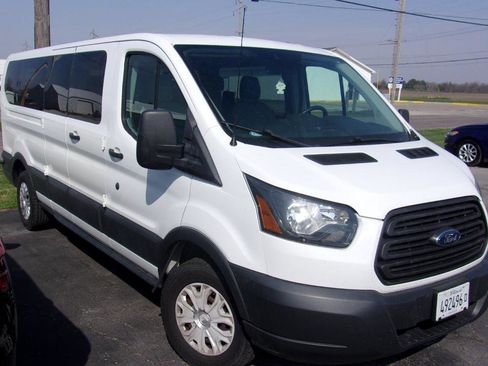 Used 2017 Ford Transit 350 XLT RWD image 4