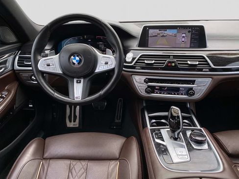 Used 2022 BMW 750i xDrive w/ Executive Package AWD/4WD image 12