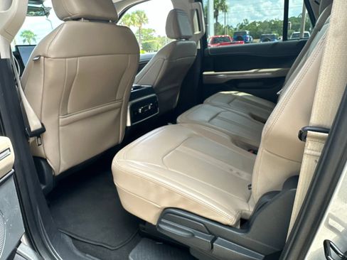 Used 2024 Ford Expedition Max Limited AWD/4WD image 16