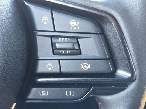 Certified 2025 Subaru Crosstrek 2.5i Limited w/ Crosstrek Mirror Package image 17