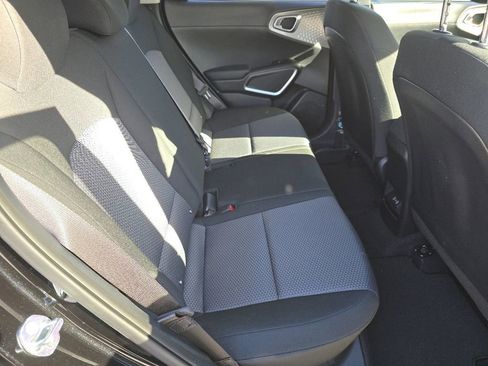 Used 2023 Kia Soul S image 18