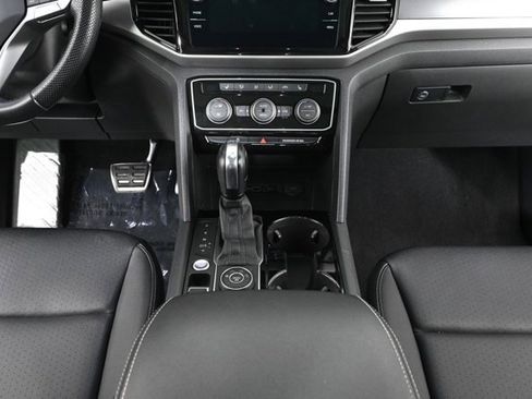 Used 2020 Volkswagen Atlas Cross Sport SEL R-Line image 19