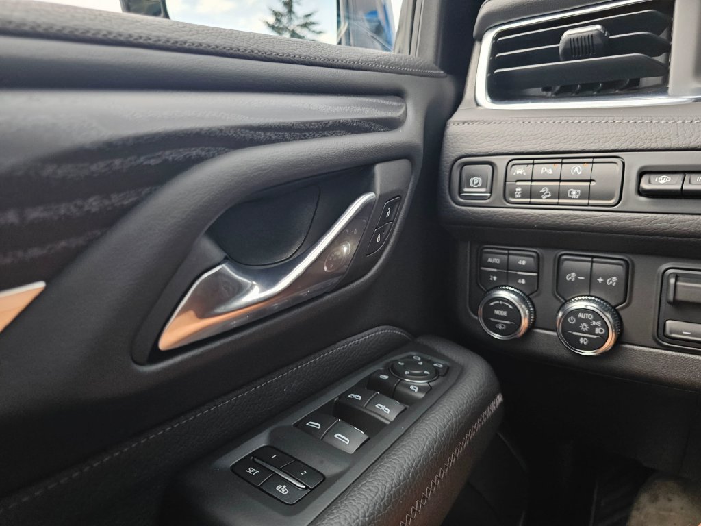 Used 2023 GMC Yukon XL Denali w/ Max Trailering Package AWD/4WD image 34