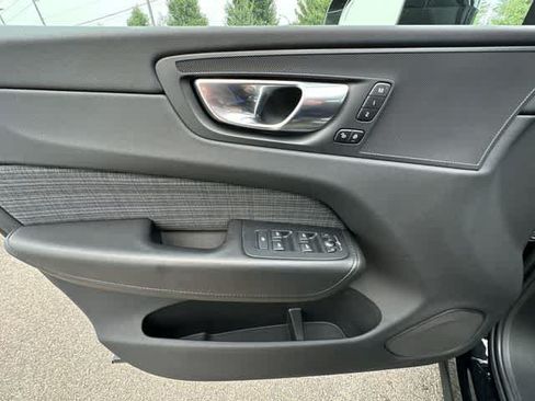 Used 2023 Volvo XC60 B5 Core AWD/4WD image 19