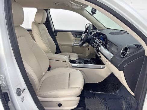 Used 2020 Mercedes-Benz GLB 250 GLB 250 w/ Premium Package image 14