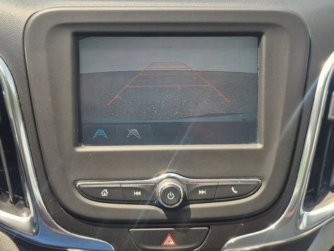 Used 2018 Chevrolet Equinox LS AWD/4WD image 7